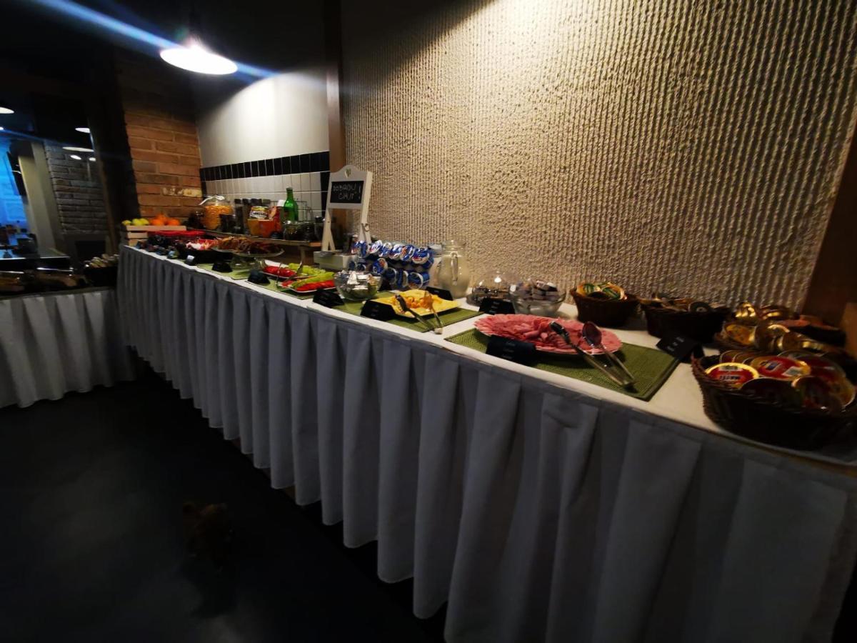 Hotel U Cisare Iii. เมลนิค ภายนอก รูปภาพ